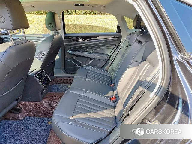 Volkswagen Passat PHEV 2024 Черный из Китая, фото 6