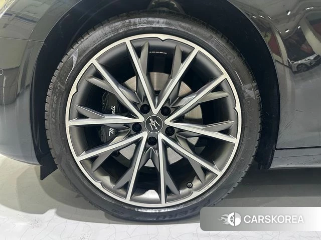 Maserati Ghibli id 4462888 из Кореи 11