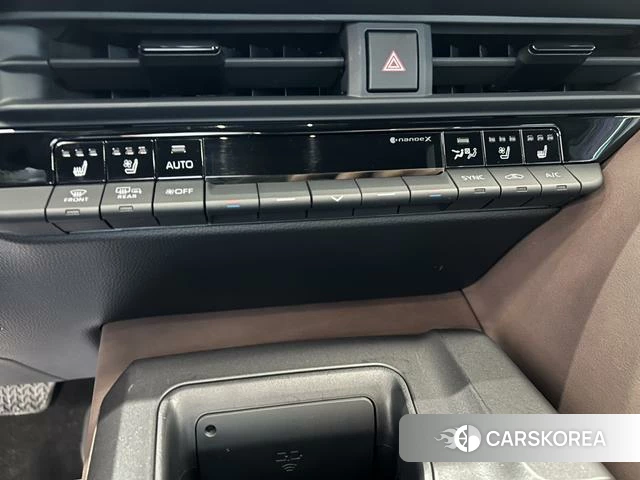 Toyota Crown SportCross id 4235679 из Китая 15