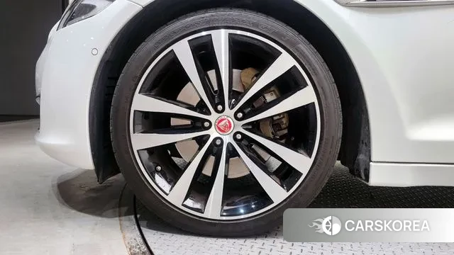 Jaguar All New XJ id 3428883 из Кореи 15