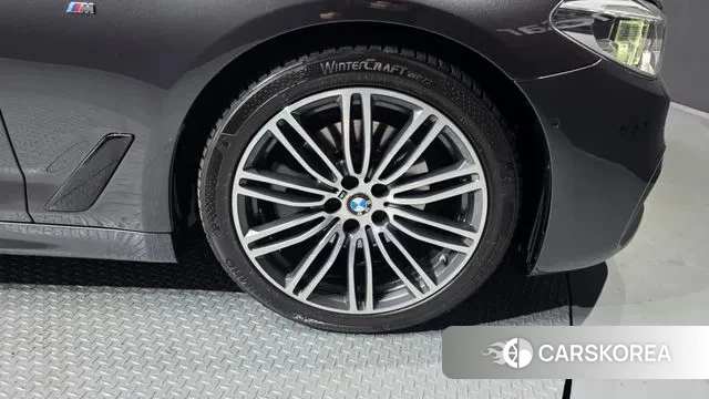 BMW 5 Series (G30) id 3698094 из Кореи 15