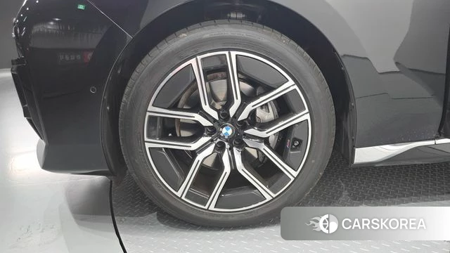 BMW 7 Series (G70) id 3870141 из Кореи 15