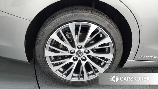 Lexus ES300h 7th generation id 4310645 из Кореи 27