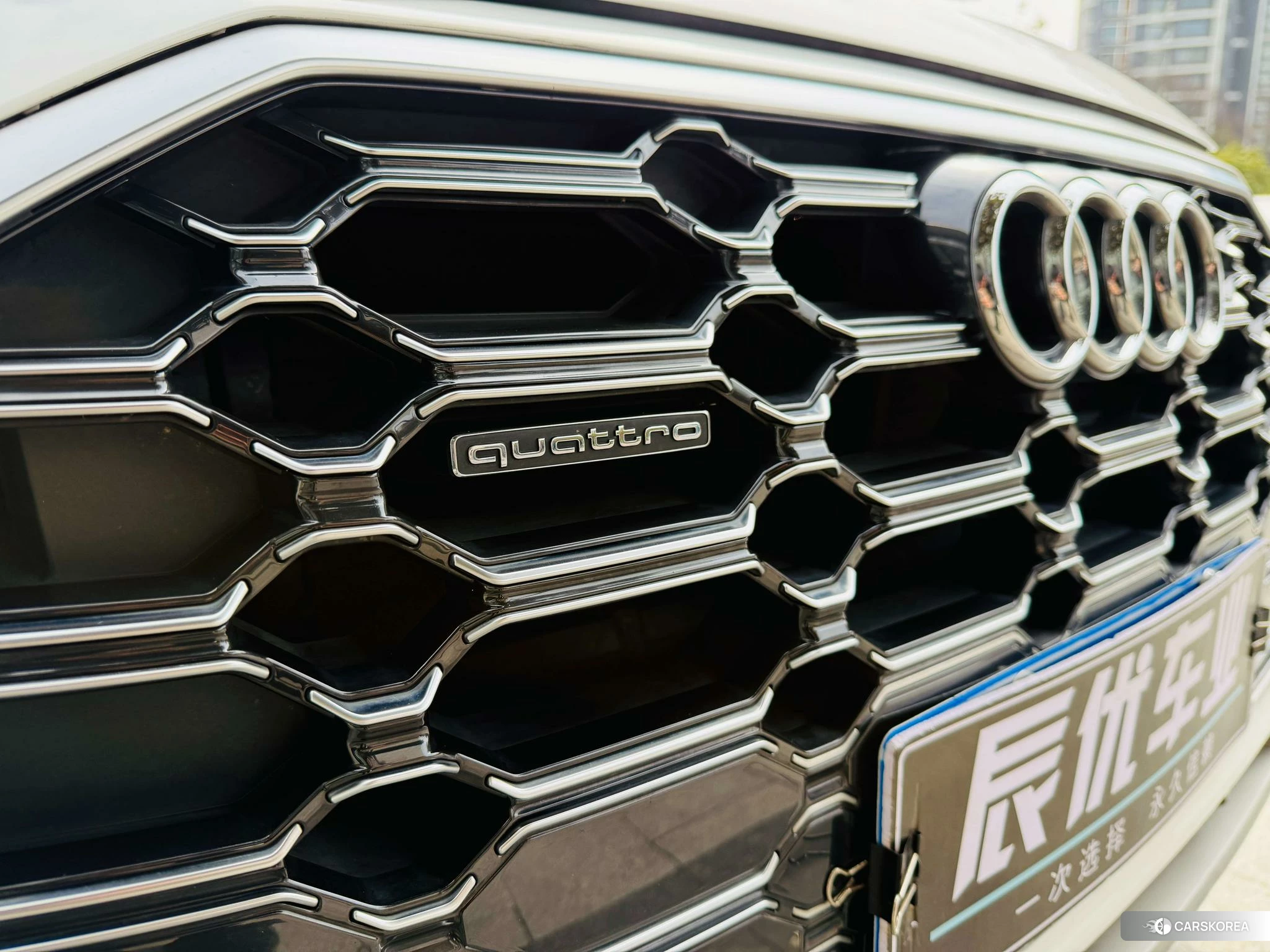 Audi Q5L id 4440835 из Китая 13
