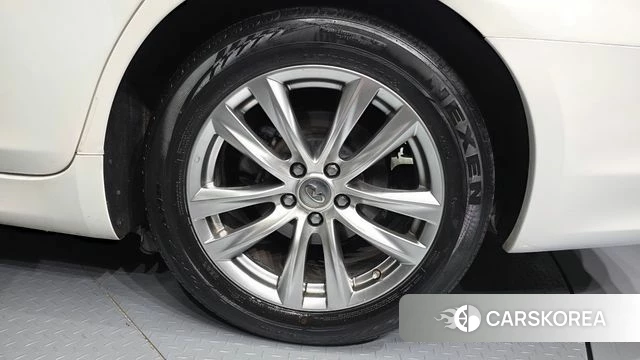 Infiniti Q70 id 3835033 из Кореи 15