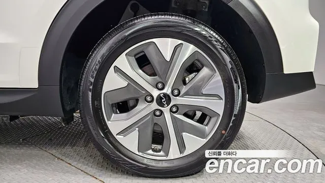 Kia Niro Plus id 2436342 из Кореи 15