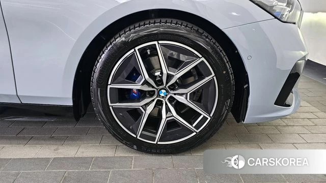 BMW 5 Series (G60) id 3837884 из Кореи 15