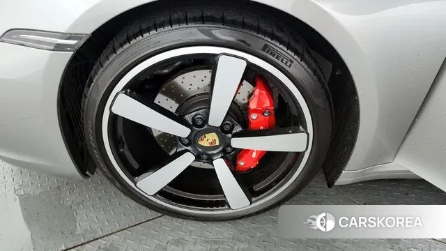 Porsche 911(992) id 3036405 из Кореи 15