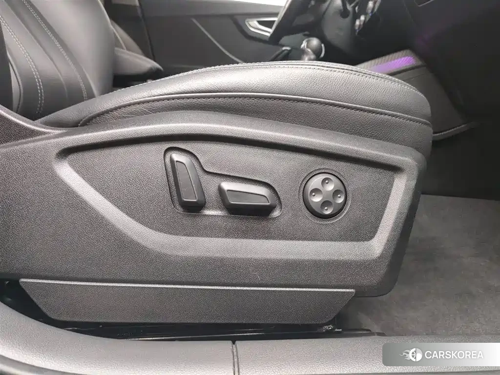 Audi Q2L id 4583603 из Китая 25