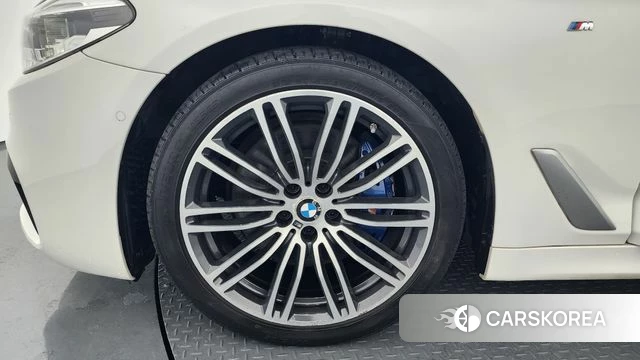 BMW 5 Series (G30) id 3807979 из Кореи 15