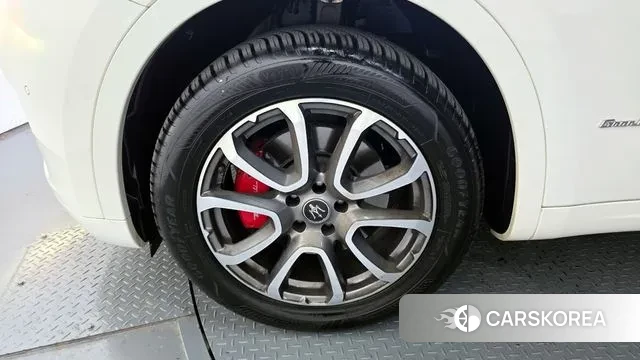 Maserati Levante id 3122759 из Кореи 15