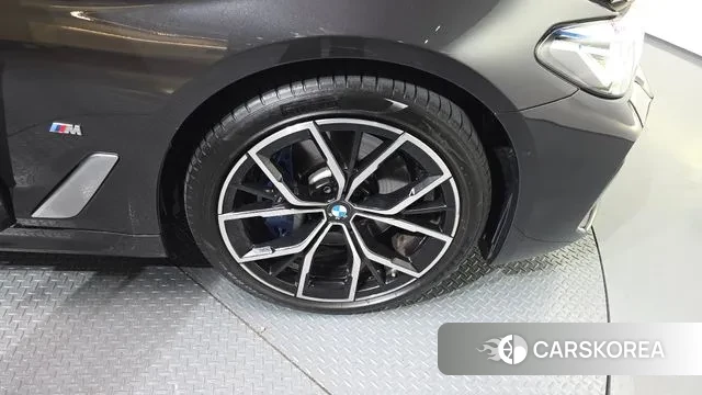 BMW 5 Series (G30) id 3026946 из Кореи 15