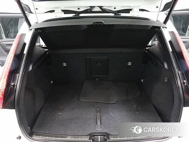 Volvo XC40 2023 Белый из Кореи, фото 5