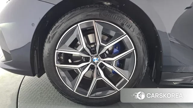 BMW 5 Series (G60) id 3769973 из Кореи 15