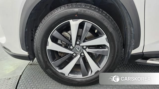 Lexus NX300h id 4742399 из Кореи 29
