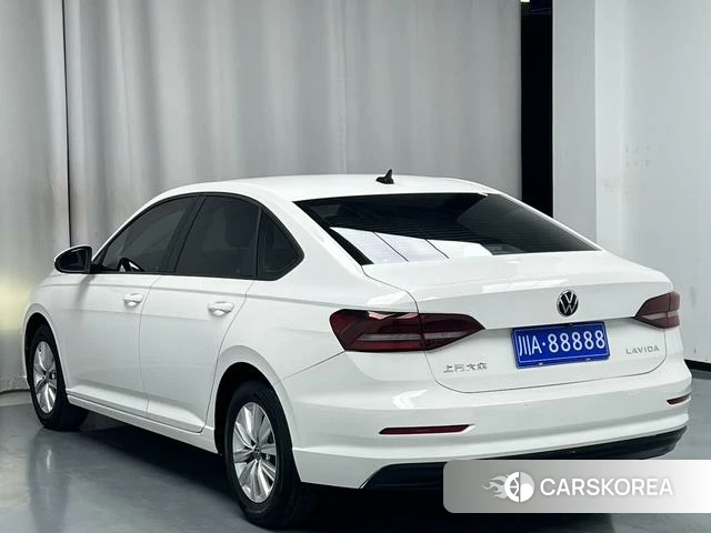 Volkswagen Lavida 2022 Белый из Китая, фото 5