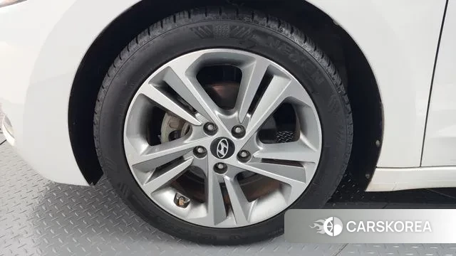 Hyundai Avante AD id 3574134 из Кореи 15