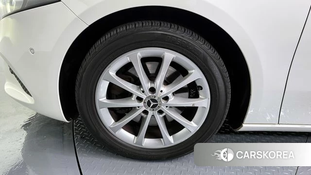 Mercedes-Benz A-Class W177 id 4232565 из Кореи 27