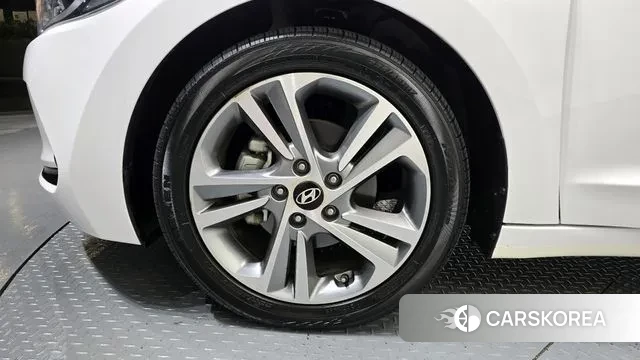 Hyundai Avante AD id 3766651 из Кореи 15