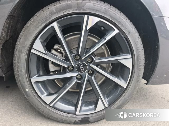 Audi A4L id 4260530 из Китая 8