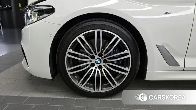 BMW 5 Series (G30) id 3335819 из Кореи 15