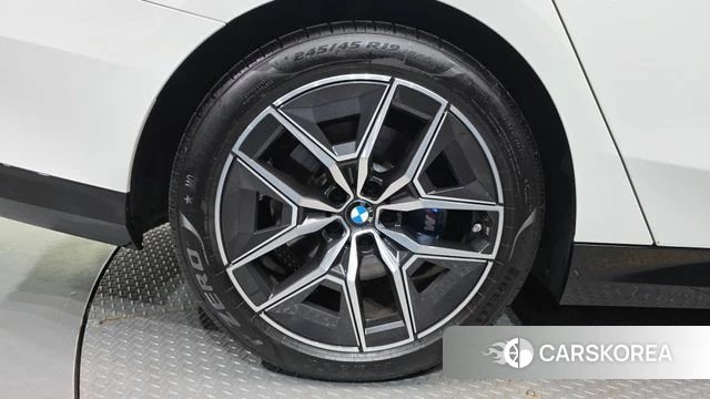 BMW 5 Series (G60) id 4407996 из Кореи 29