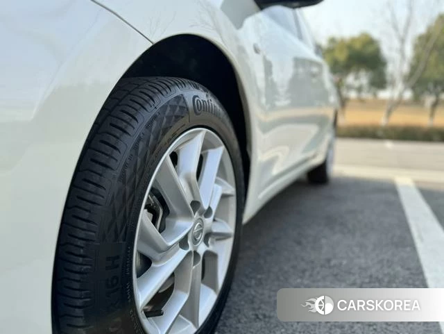 Nissan TIIDA id 4254584 из Китая 19