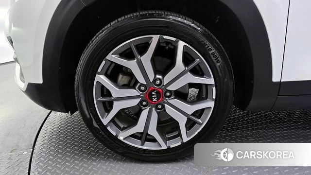 Kia Seltos id 4187975 из Кореи 29