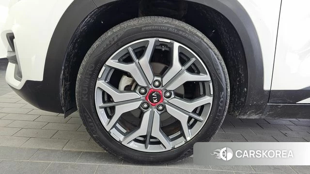 Kia Seltos id 4625639 из Кореи 30