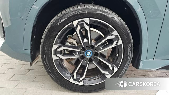 BMW iX1 (U11) id 4441875 из Кореи 32