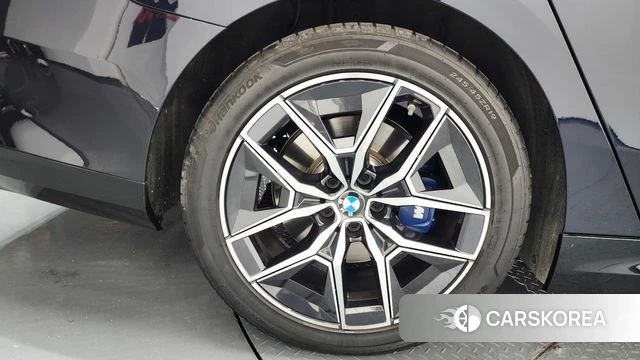 BMW 5 Series (G60) id 4381756 из Кореи 15