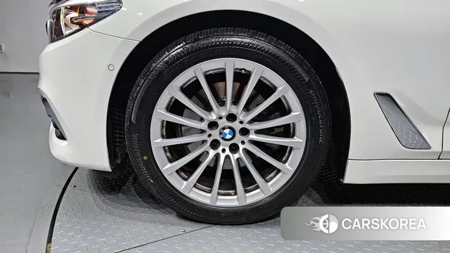 BMW 5 Series (G30) id 3095698 из Кореи 15