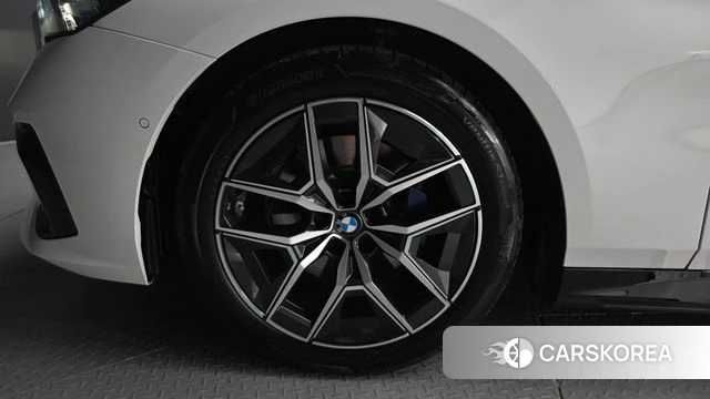 BMW 5 Series (G60) id 4686369 из Кореи 30