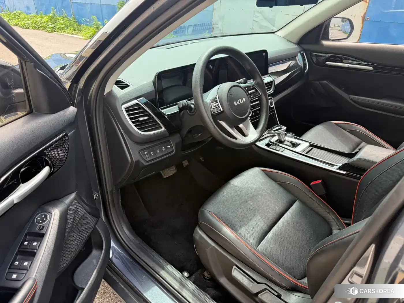 Kia Seltos 2023 Silver/gray из Китая, фото 5