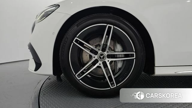 Mercedes-Benz E-Class W214 id 4302331 из Кореи 26