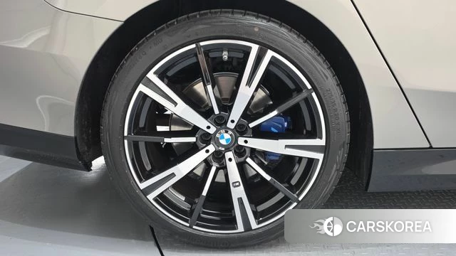 BMW 5 Series (G60) id 4523157 из Кореи 15