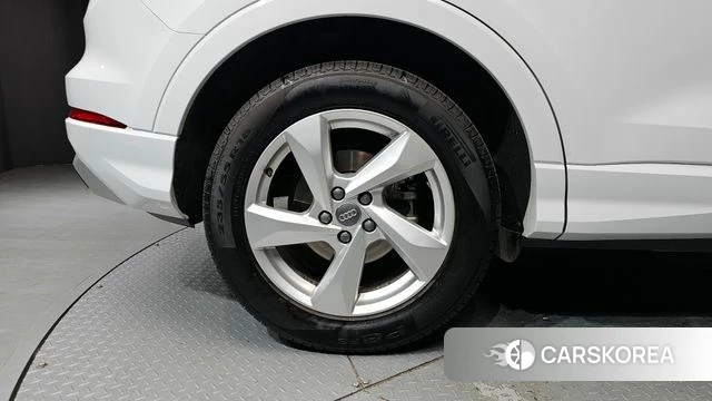 Audi Q3 (F3) id 4317396 из Кореи 29
