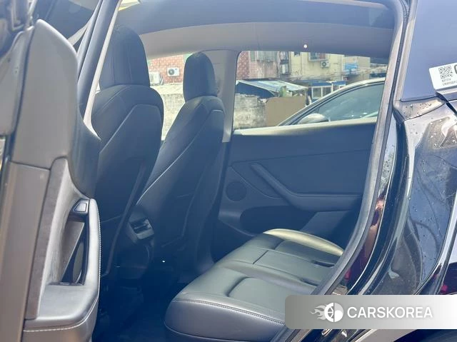 Tesla Model Y 2021 Черный из Китая, фото 5
