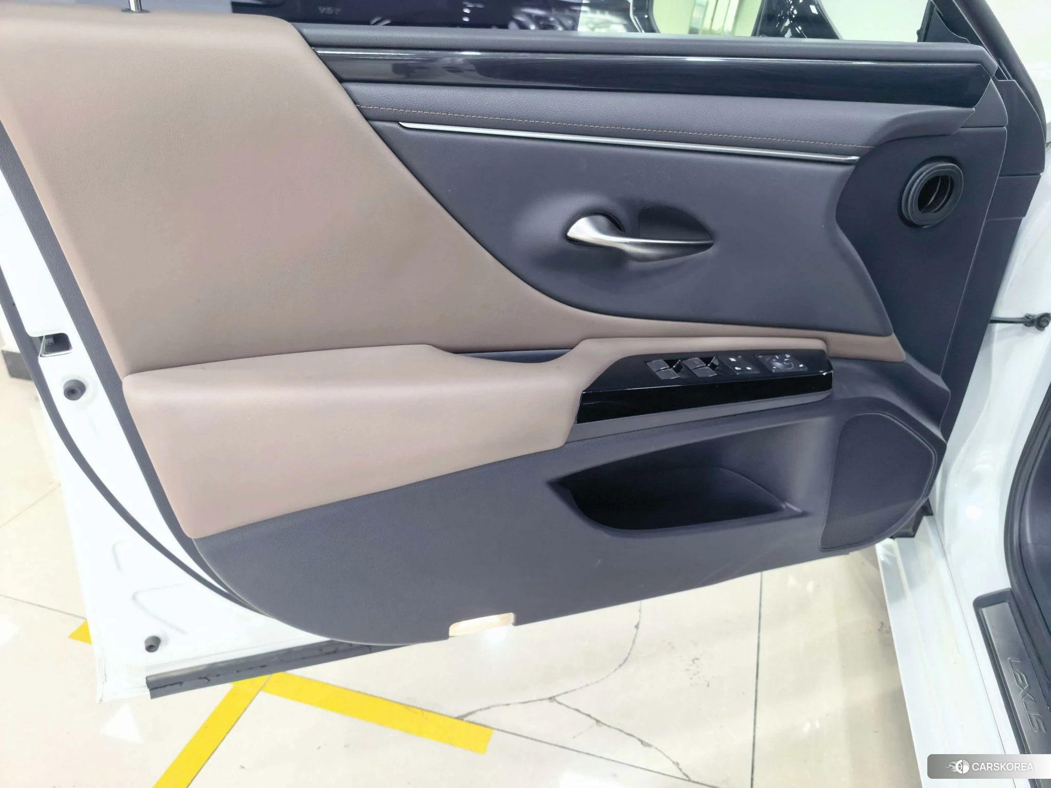 Lexus ES id 4452551 из Китая 13