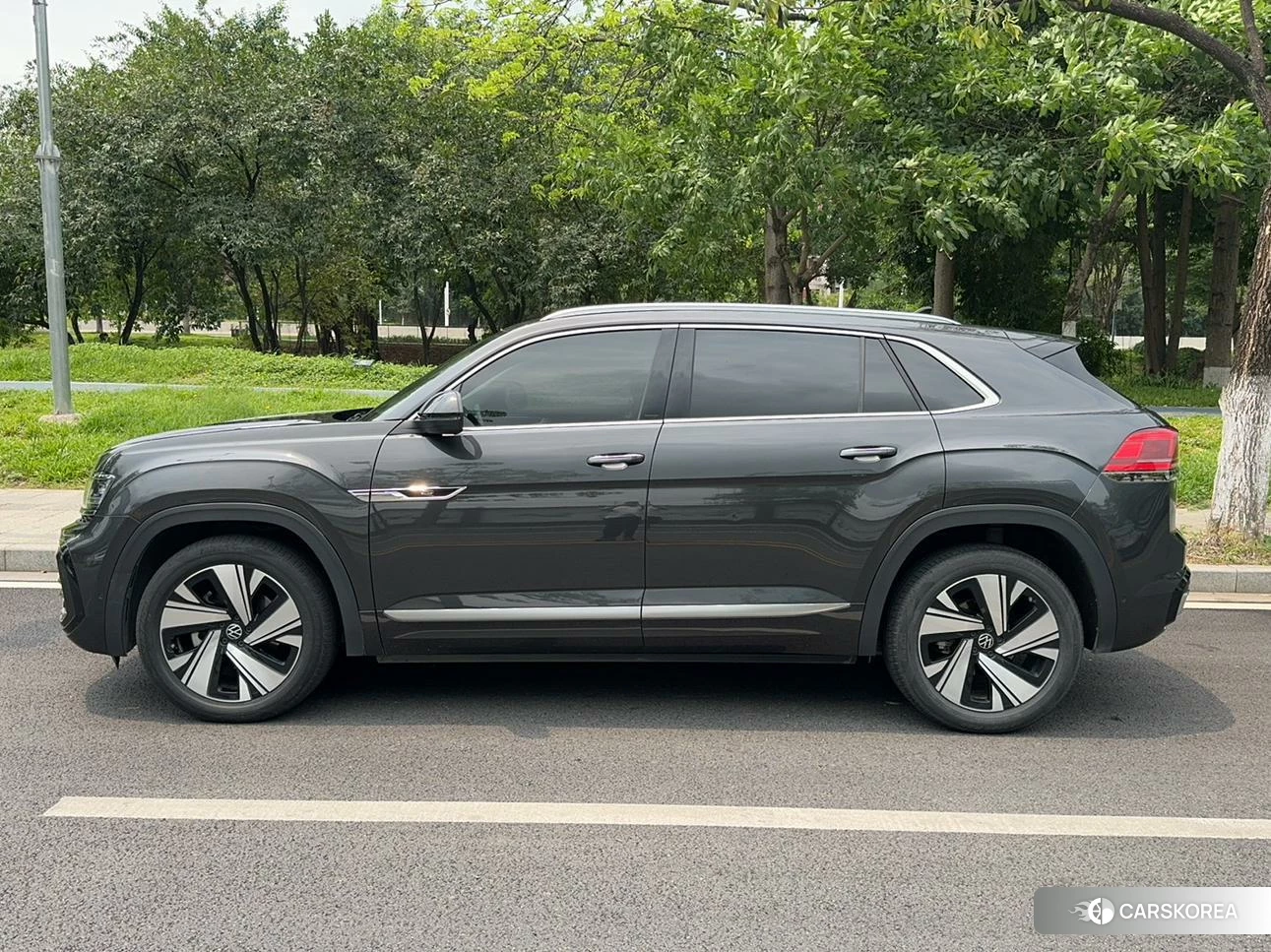 Volkswagen Tourang id 4512796 из Китая 8