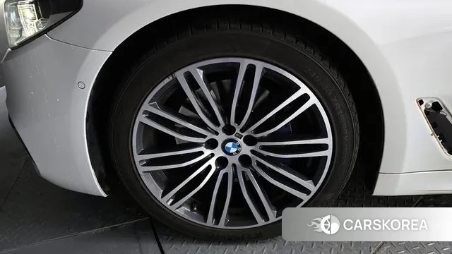 BMW 5 Series (G30) id 3626816 из Кореи 15