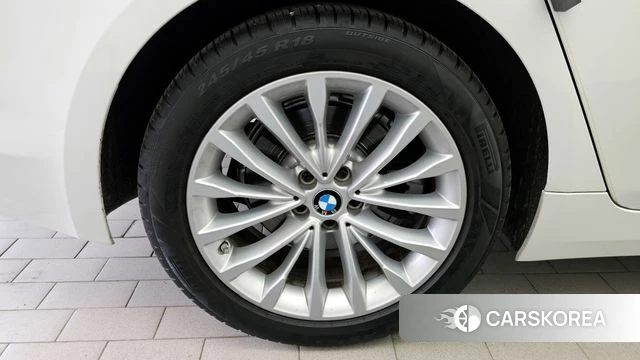 BMW 5 Series (G30) id 4378119 из Кореи 26