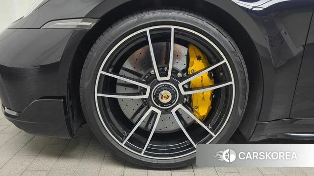 Porsche 911(992) id 4641822 из Кореи 25