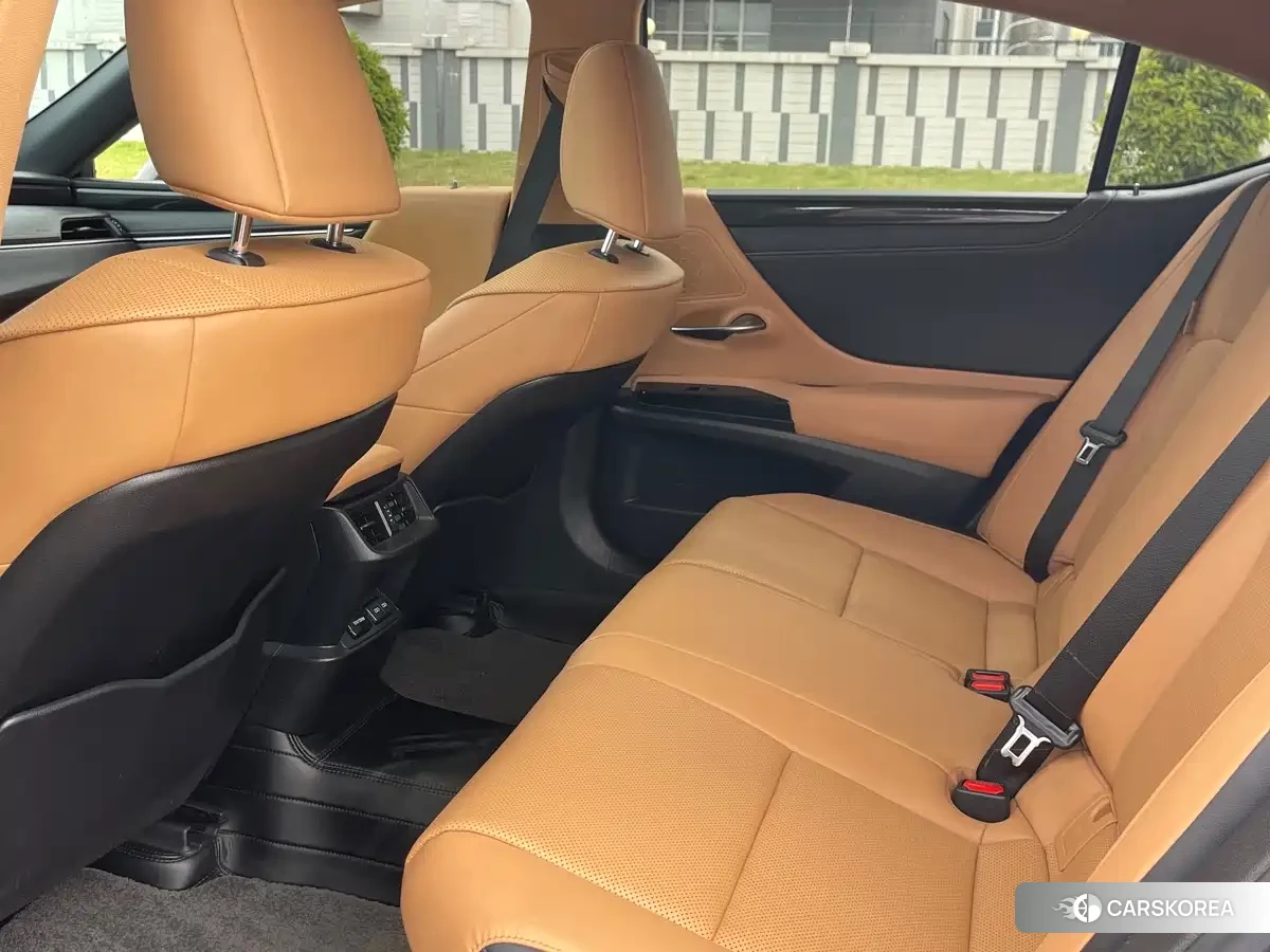 Lexus ES 2022 Черный из Китая, фото 5