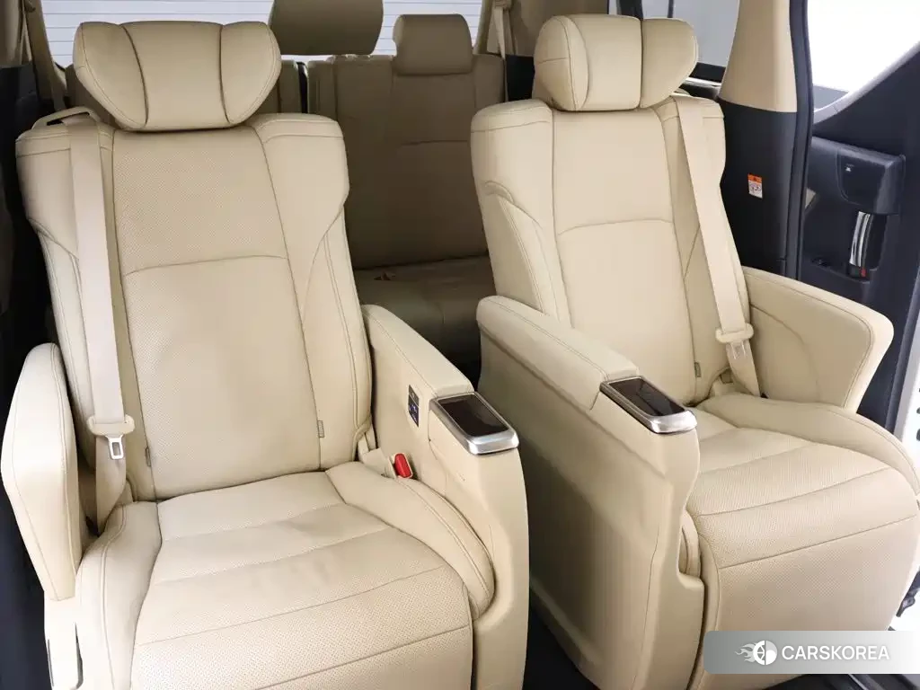 Toyota Elfa id 4686174 из Китая 23