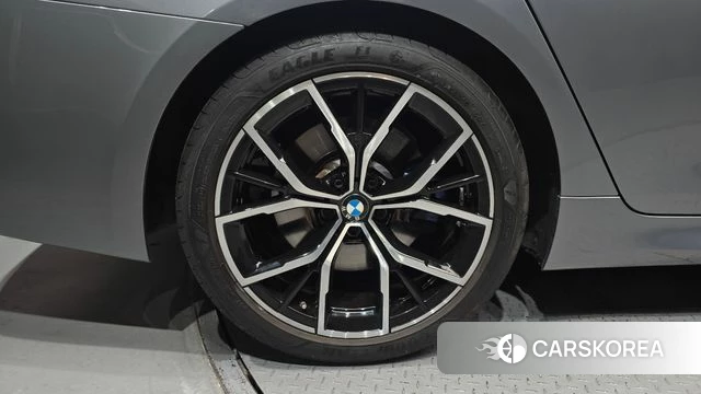 BMW 5 Series (G30) id 4749653 из Кореи 26