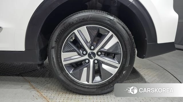 Kia The New Niro id 3839691 из Кореи 15