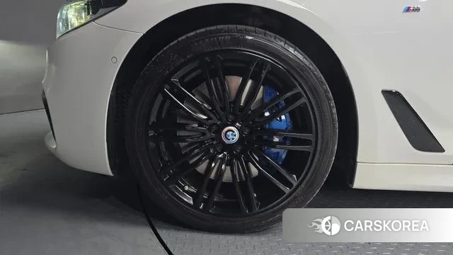 BMW 5 Series (G30) id 3588520 из Кореи 15