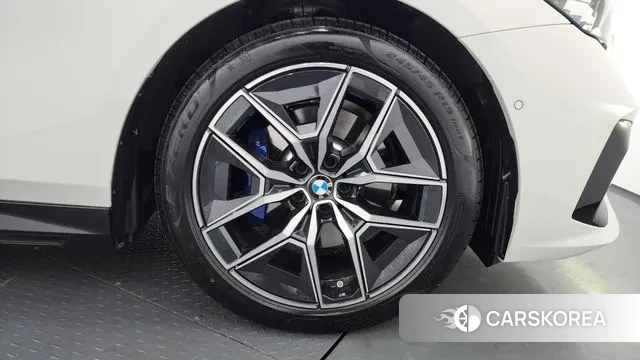 BMW 5 Series (G60) id 3695932 из Кореи 15