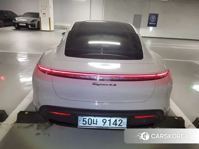 Porsche Taycan 2024 Белый из Кореи, фото 5